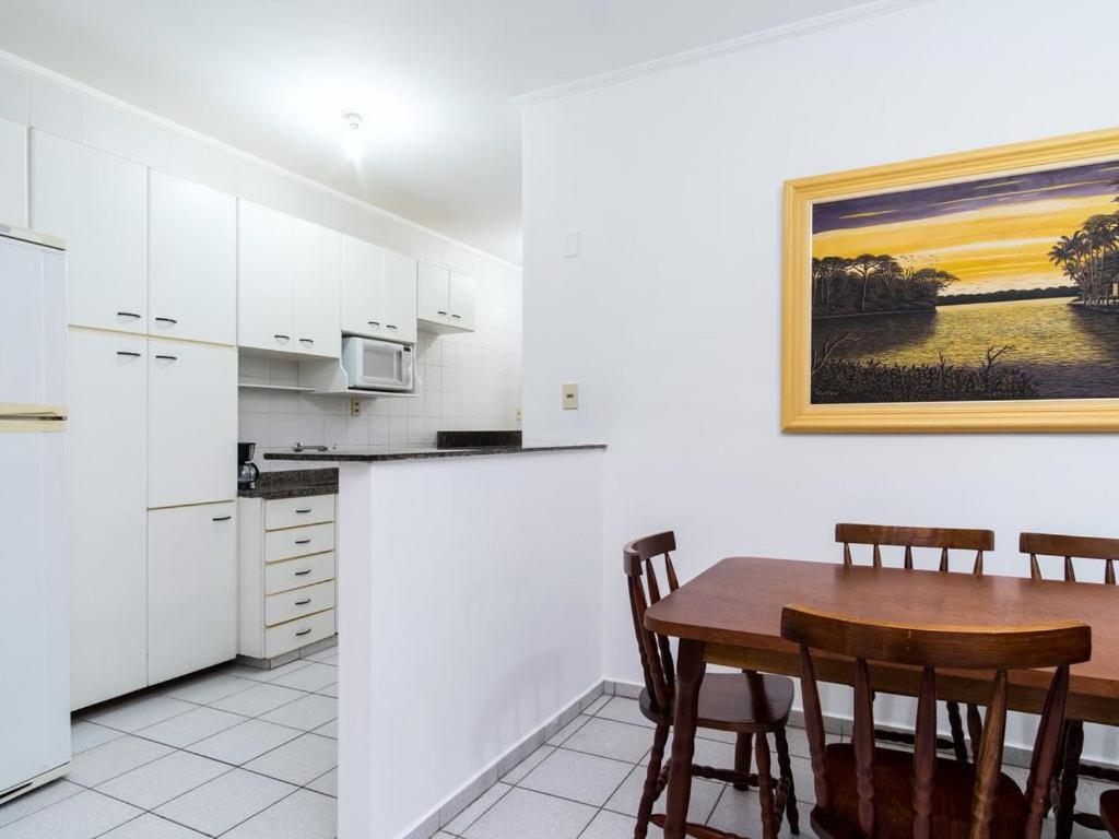 Apartamento Espacoso Com Ar Condicionado E Wi-Fi, A 100 Metros Da Praia - Edificio Estoril Ubatuba Bagian luar foto